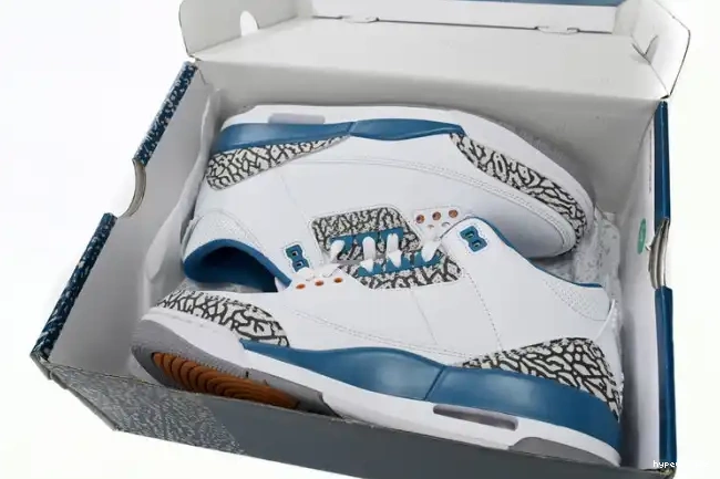 HYPE Jordan Air Wizards 3 CT8532-148 0506